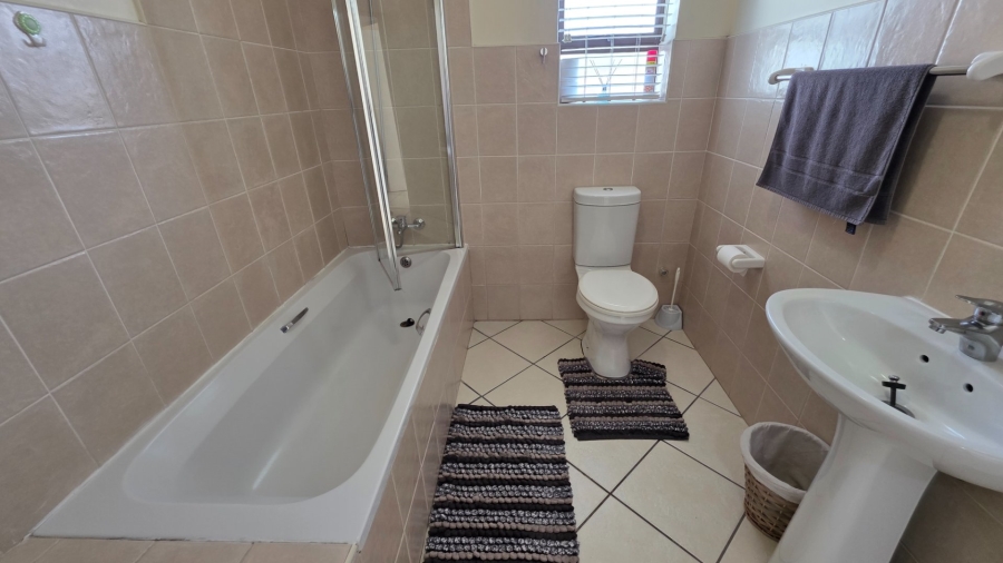 2 Bedroom Property for Sale in Hartenbos Central Western Cape
